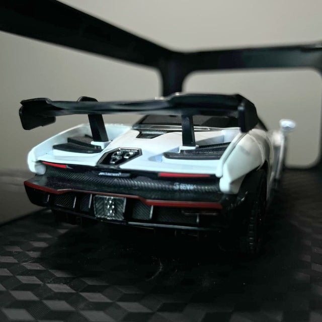 Claptales Die-Cast Sports Car with Opening Doors – White