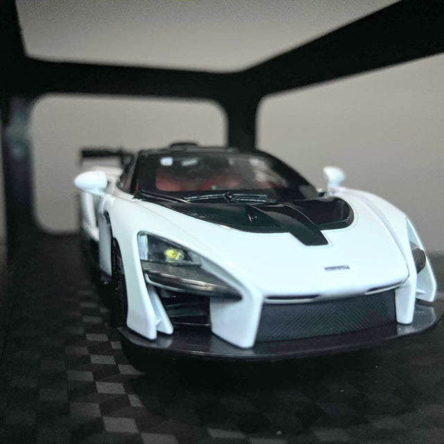 Claptales Die-Cast Sports Car with Opening Doors – White